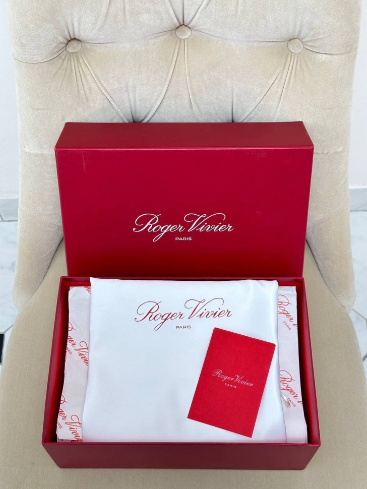 Меховые сандали Roger Vivier