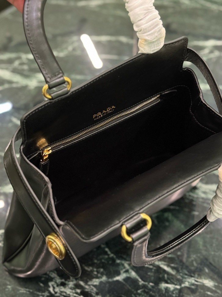 Сумка Prada