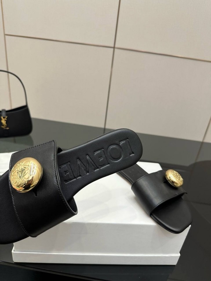 Шлепки Loewe