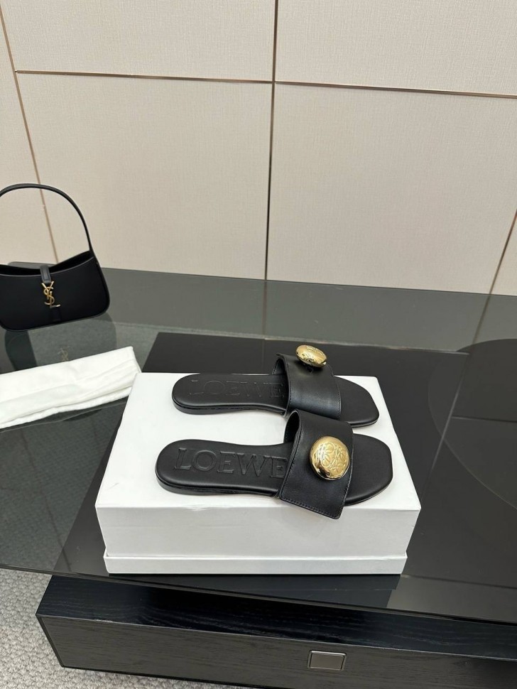Шлепки Loewe