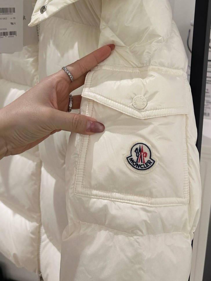 Пуховик Moncler     
