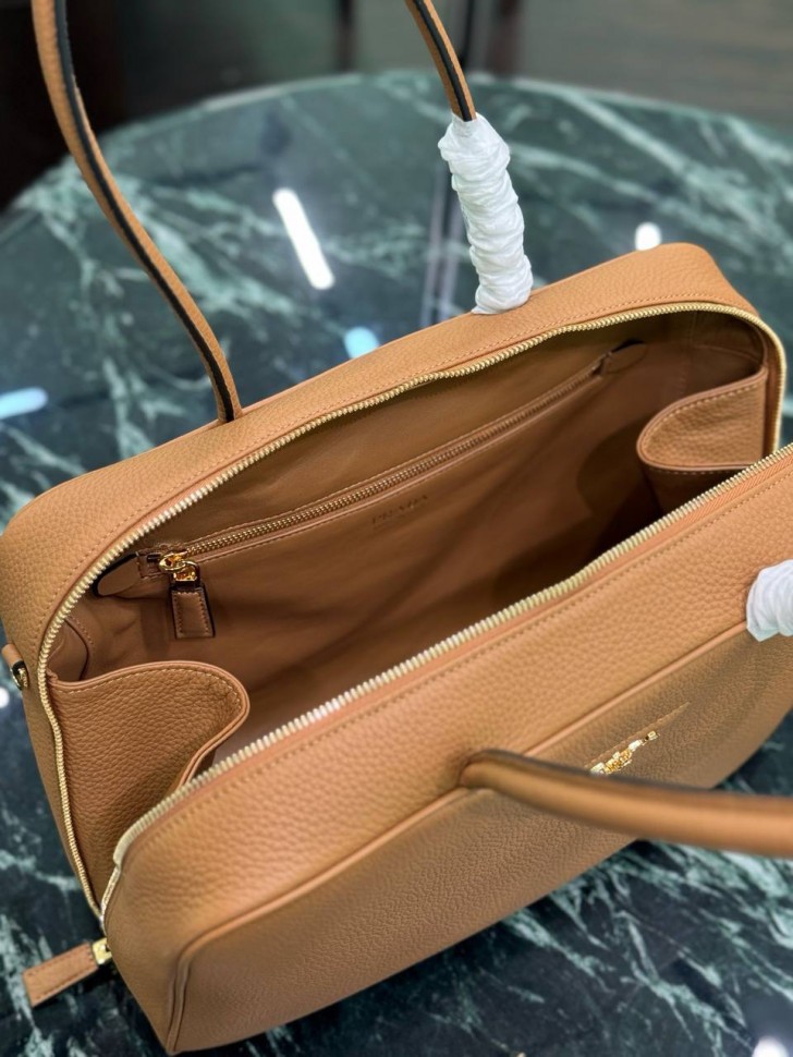 Сумка Prada 