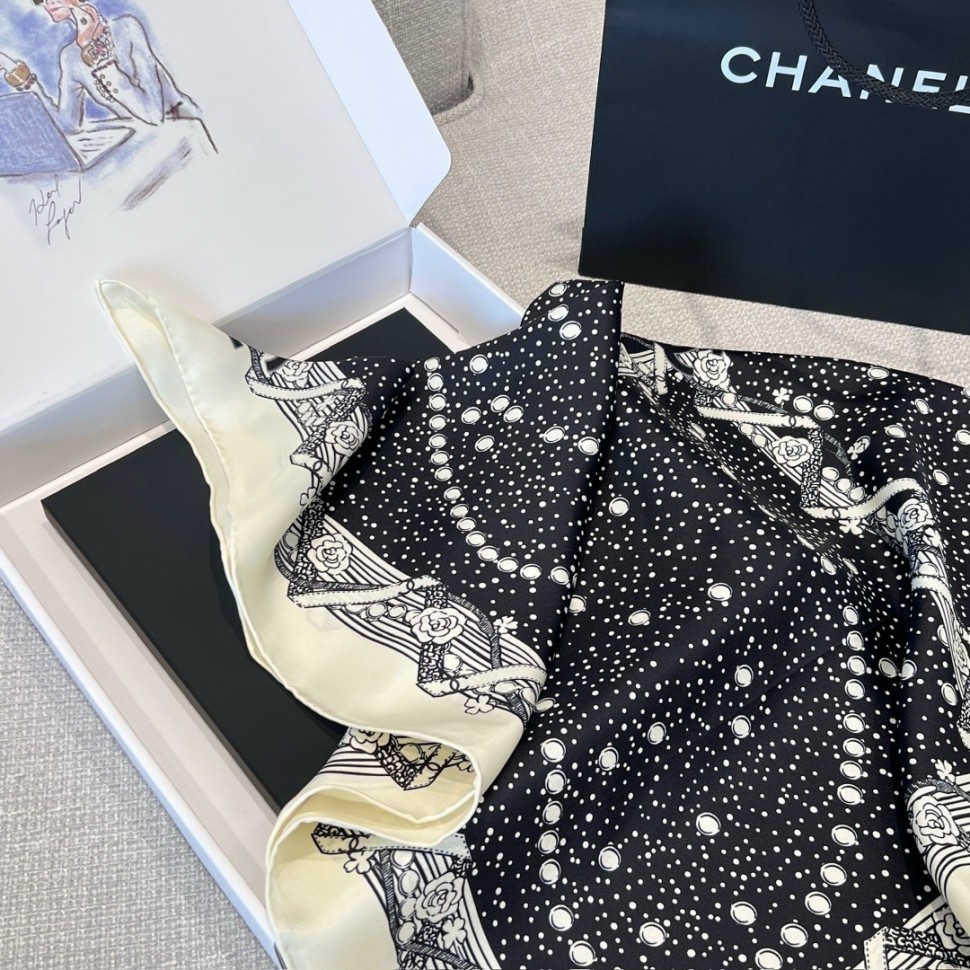 Платок Chanel 
