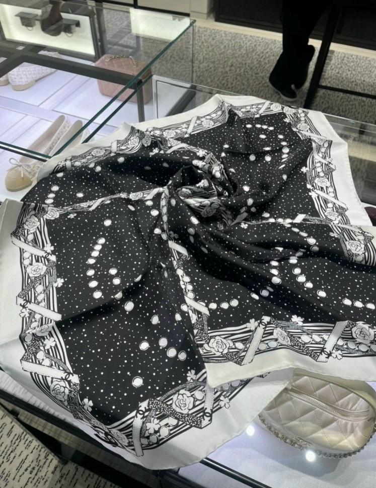 Платок Chanel 