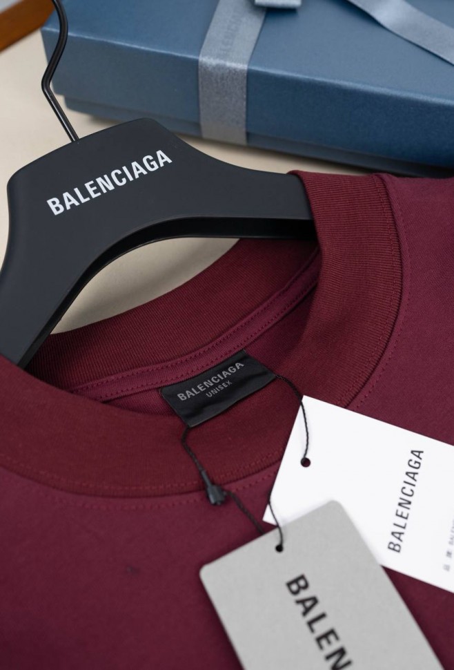 Футболка Balenciaga  