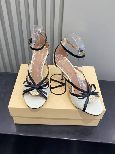 Босоножки Valentino