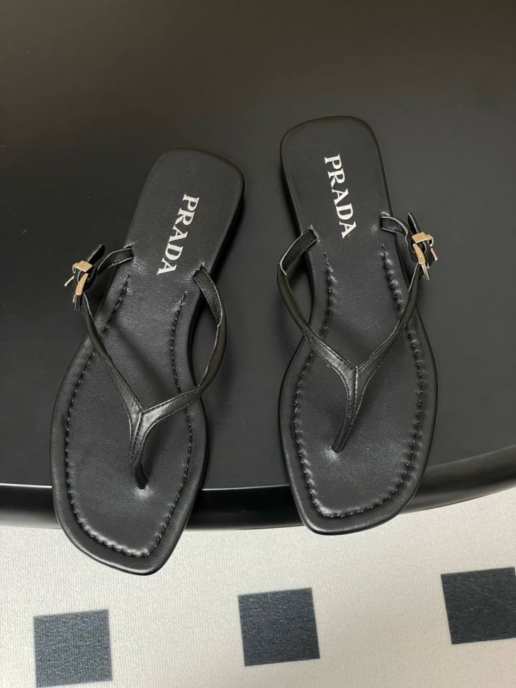 Шлепки Prada