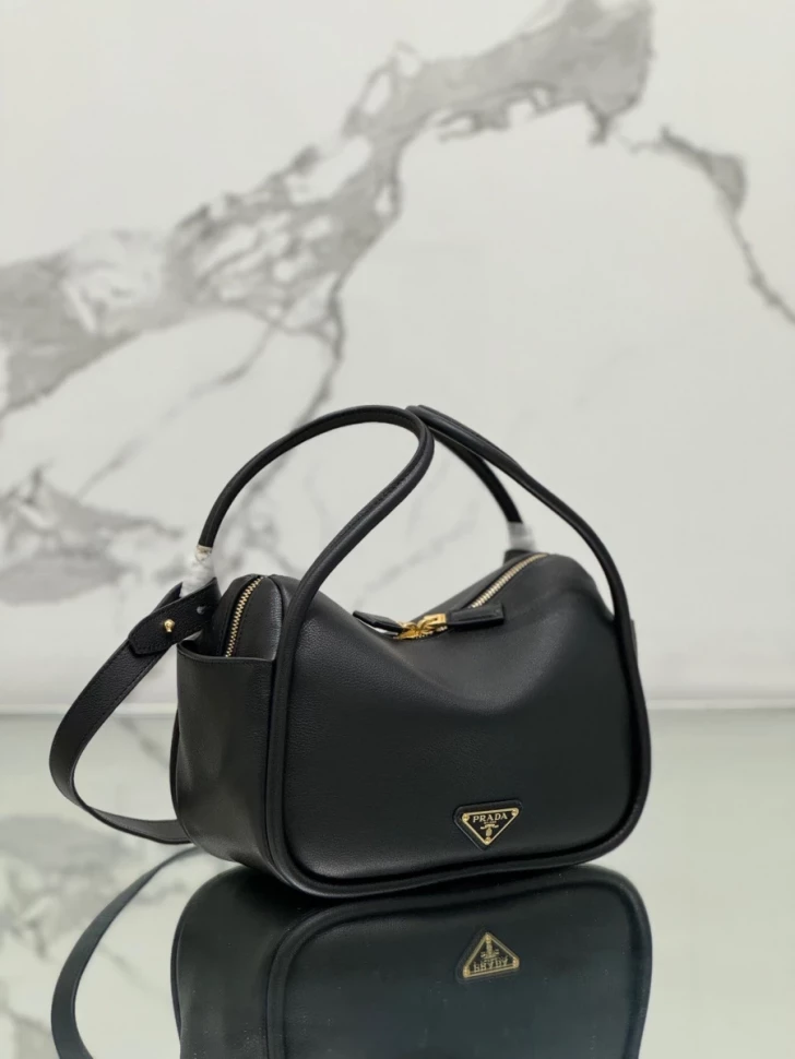 Сумка Prada