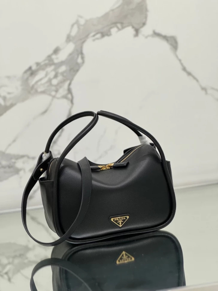 Сумка Prada