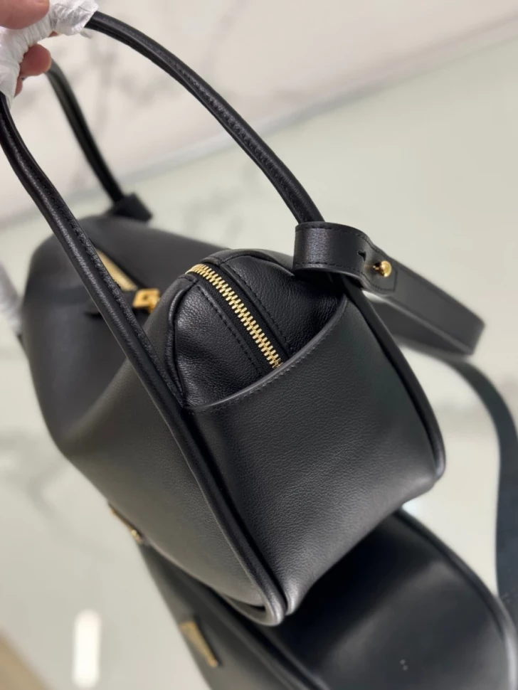 Сумка Prada