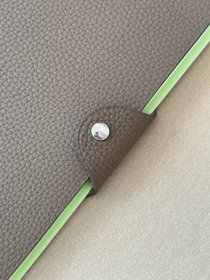 Нелинованый ежедневник Hermes в коже Togo
