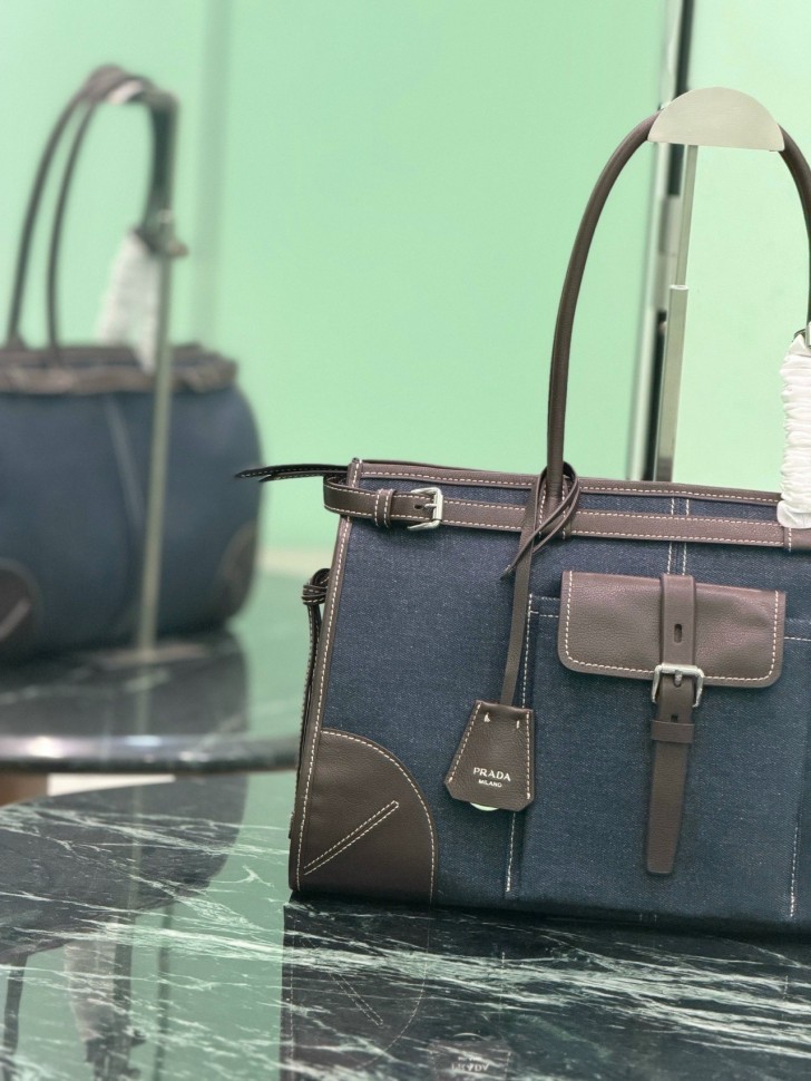 Сумка Prada