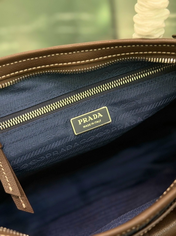 Сумка Prada