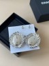 Серьги-пуссеты Chanel весна-лето 2025