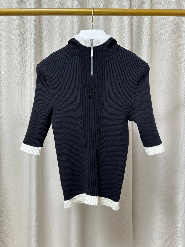 Топ Chanel с капюшоном