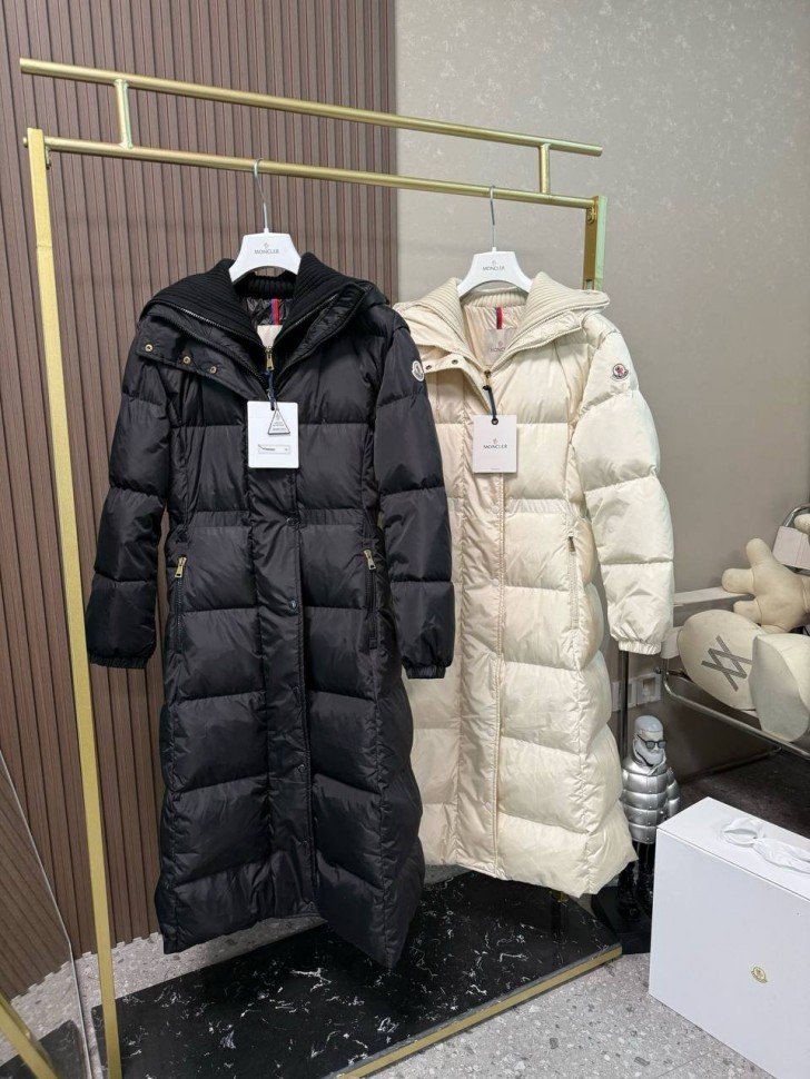 Пуховик Moncler