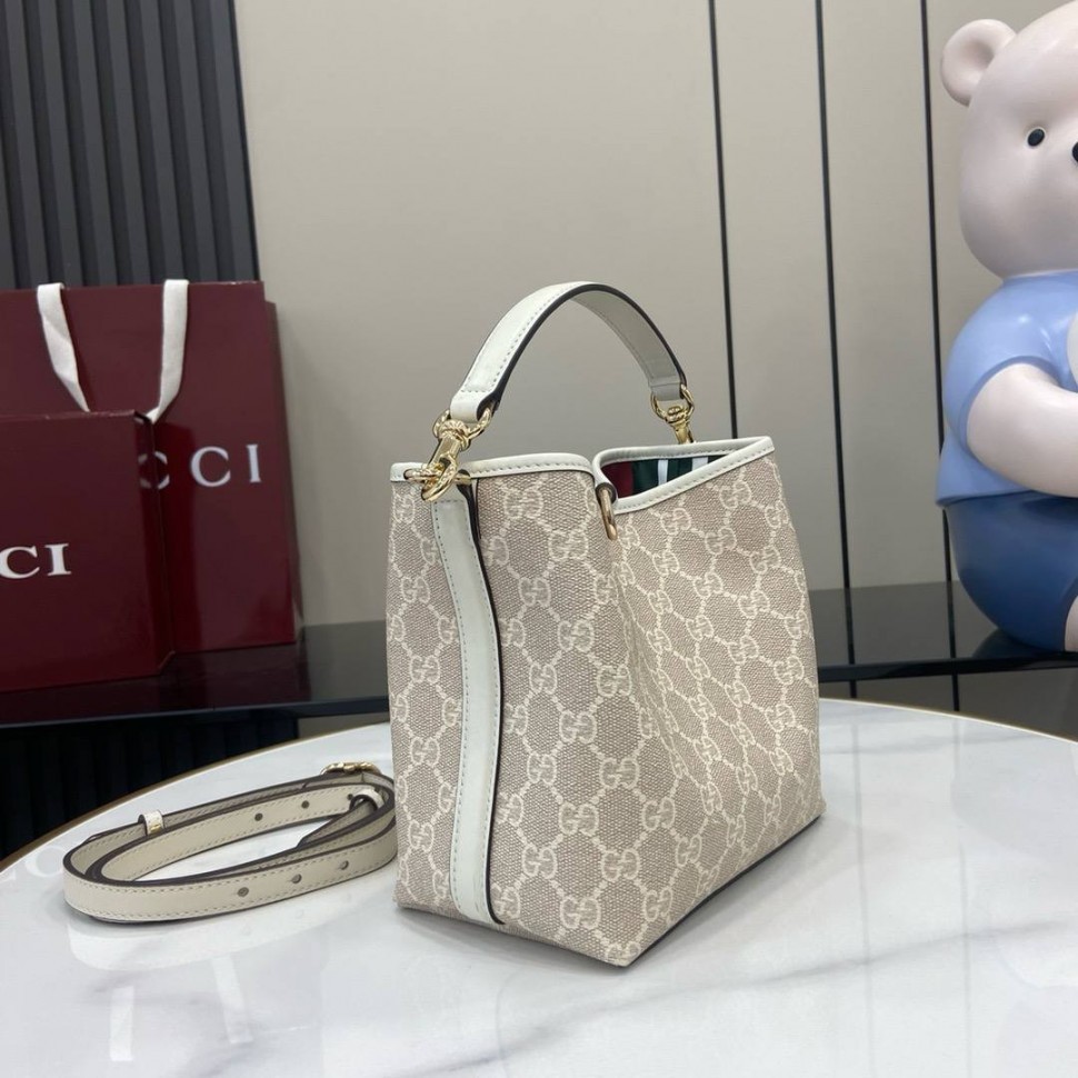 Сумка Gucci Emblem Mini Bucket