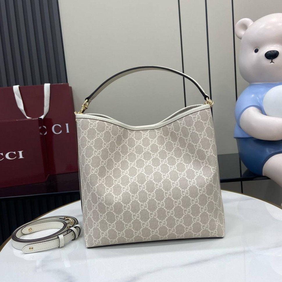 Сумка Gucci Emblem Small Bucket