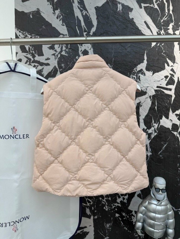 Жилет Moncler       