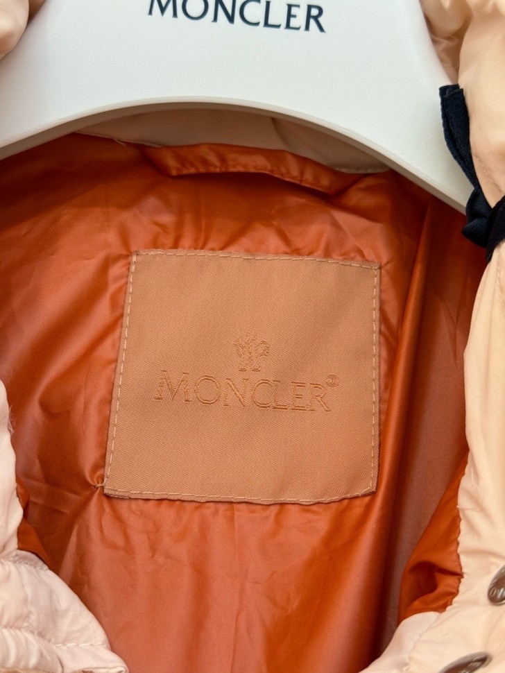 Жилет Moncler       