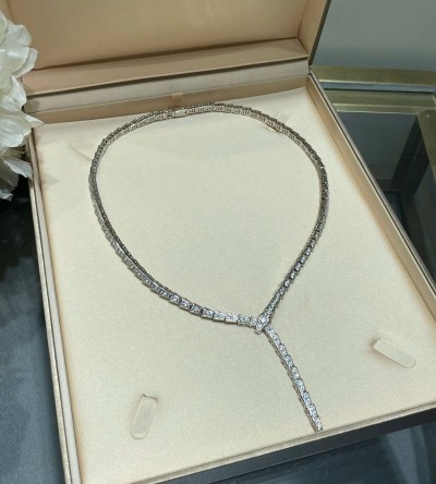 Колье Bvlgari Serpenti Viper