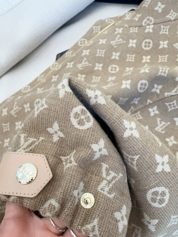 Бомбер Louis Vuitton   