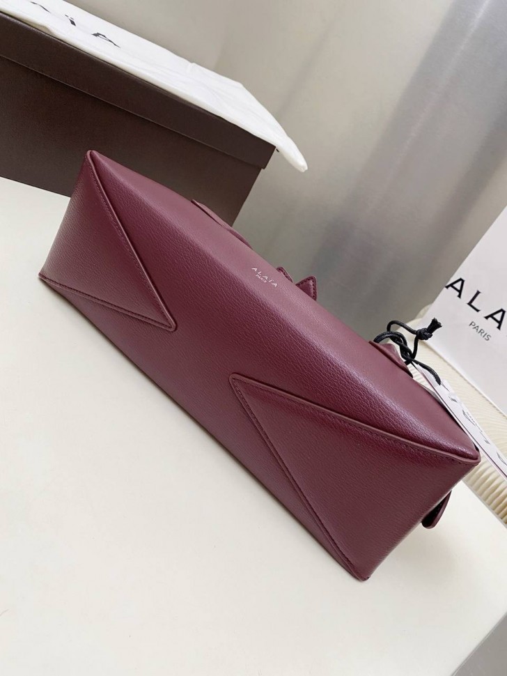 Сумка ALAÏA Le Teckel Medium