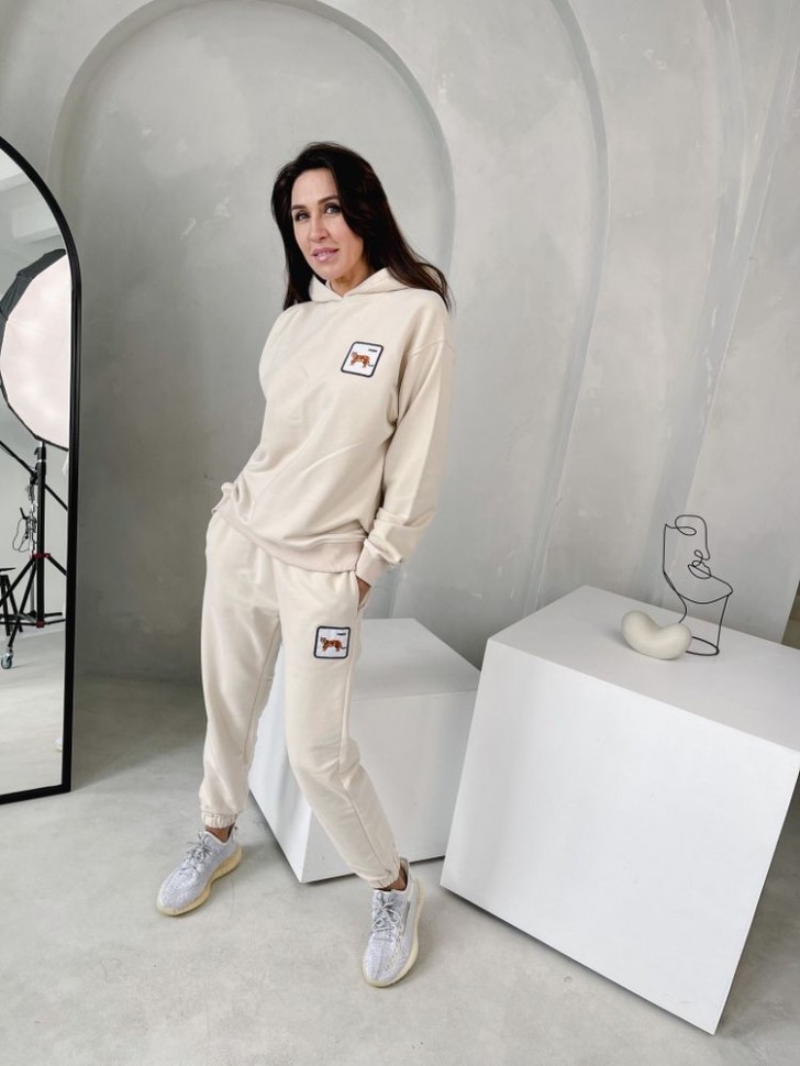Худи oversize в бежевом цвете SQUARE.PATCH
