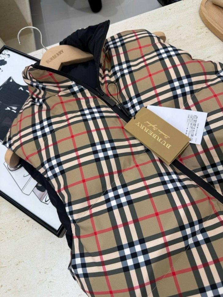Жилет Burberry