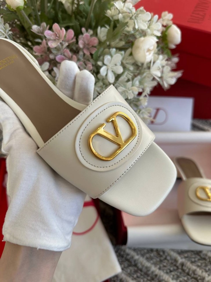 Шлепки Valentino