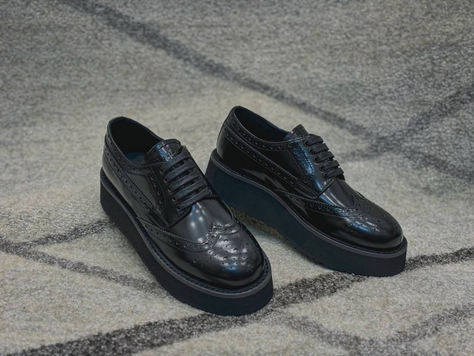 Лоуферы Prada