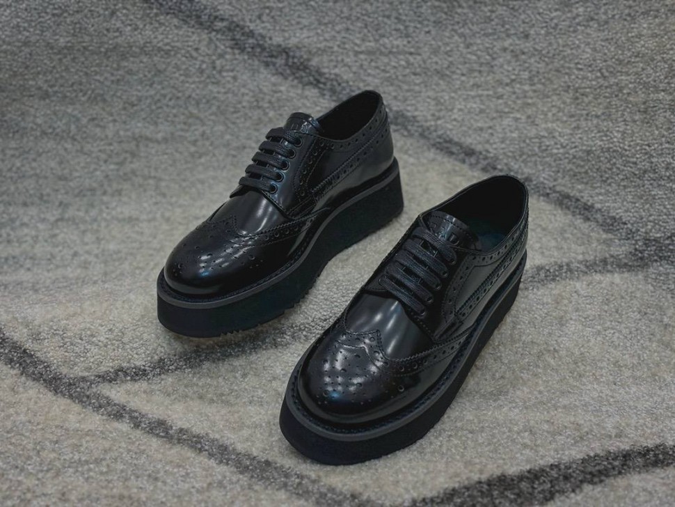 Лоуферы Prada