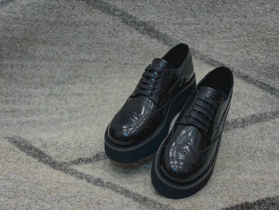 Лоуферы Prada