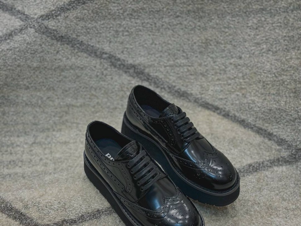 Лоуферы Prada