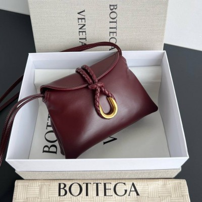 Сумка Bottega Veneta Baby Liberta
