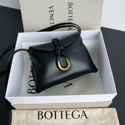 Сумка Bottega Veneta Baby Liberta