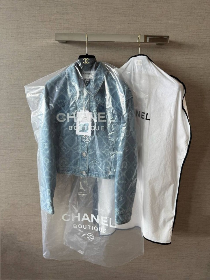 Джинсовая куртка Chanel    