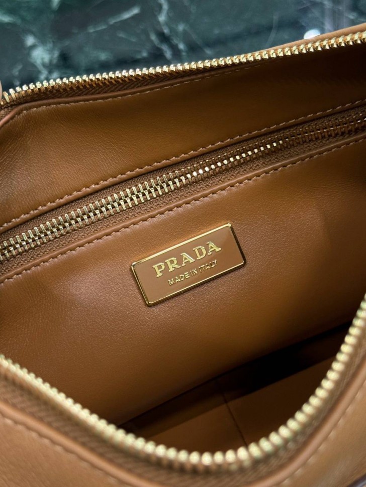 Сумка Prada    