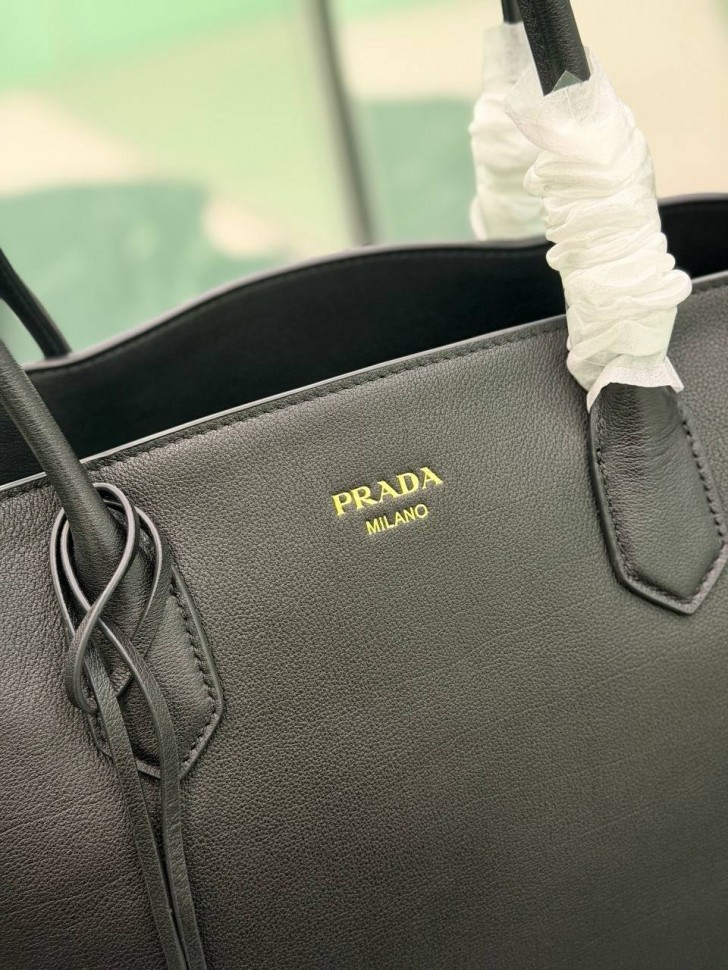 Сумка Prada