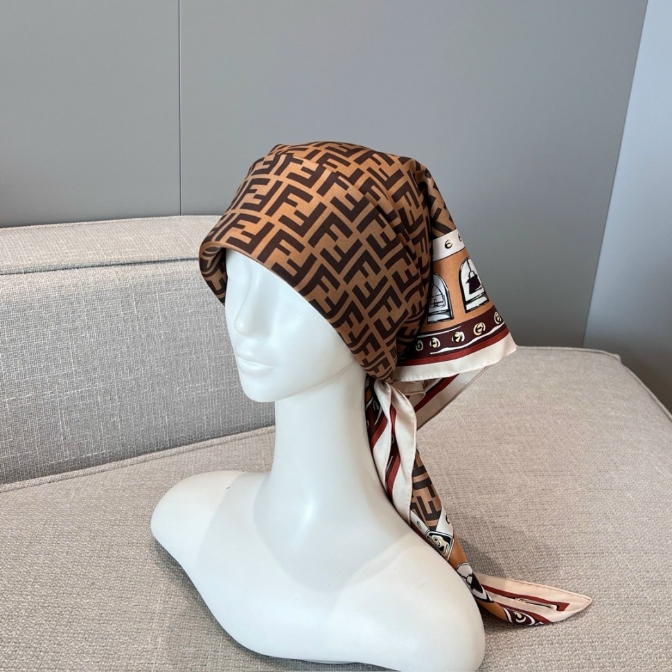 Платок  FENDI  