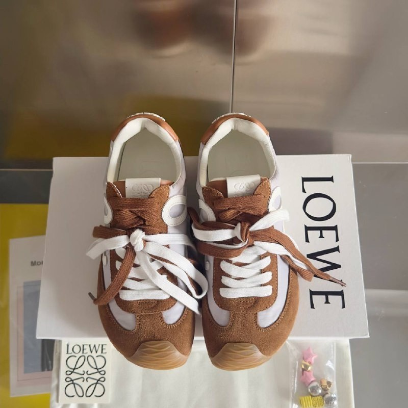 Сникеры Loewe
