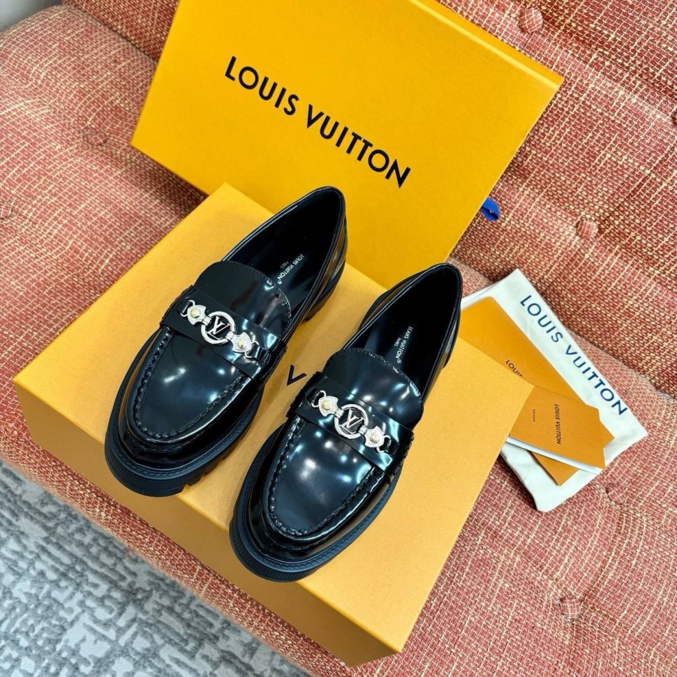 Лоферы Louis Vuitton District
