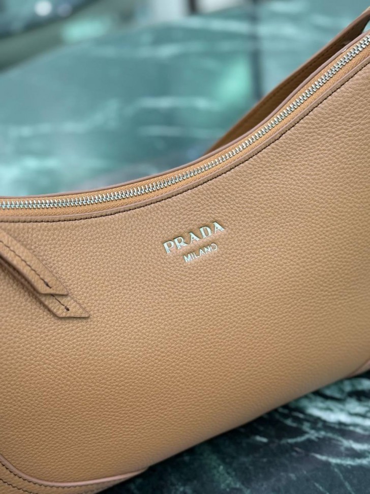 Сумка Prada