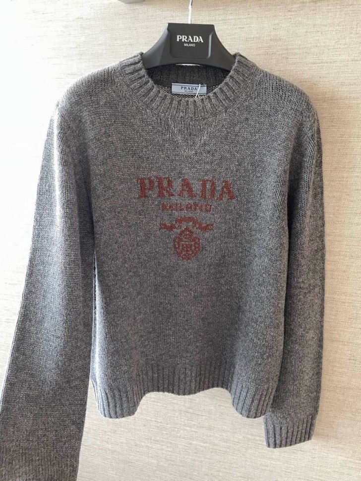 Джемпер Prada  