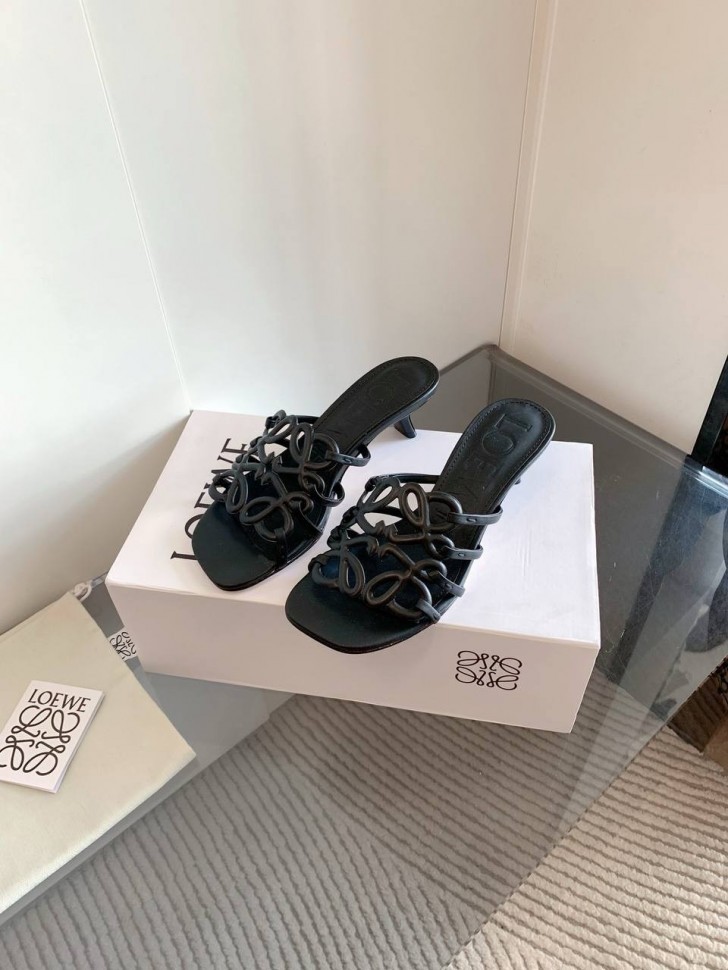 Босоножки Loewe