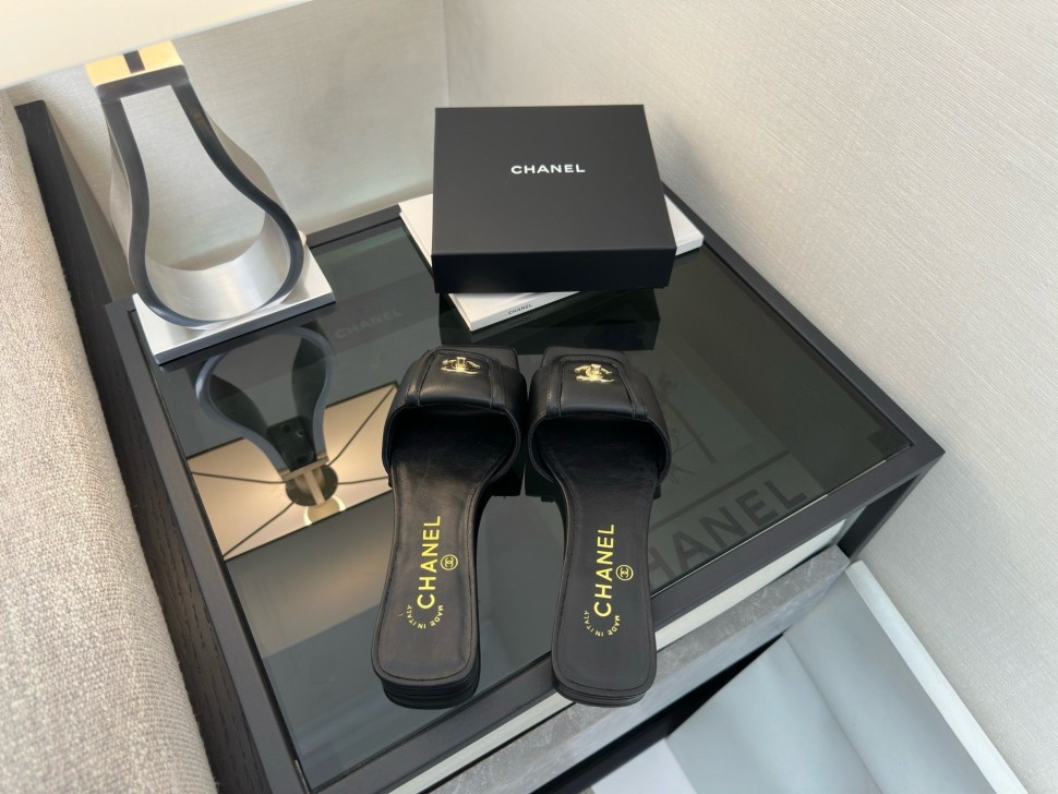 Шлепки Chanel   