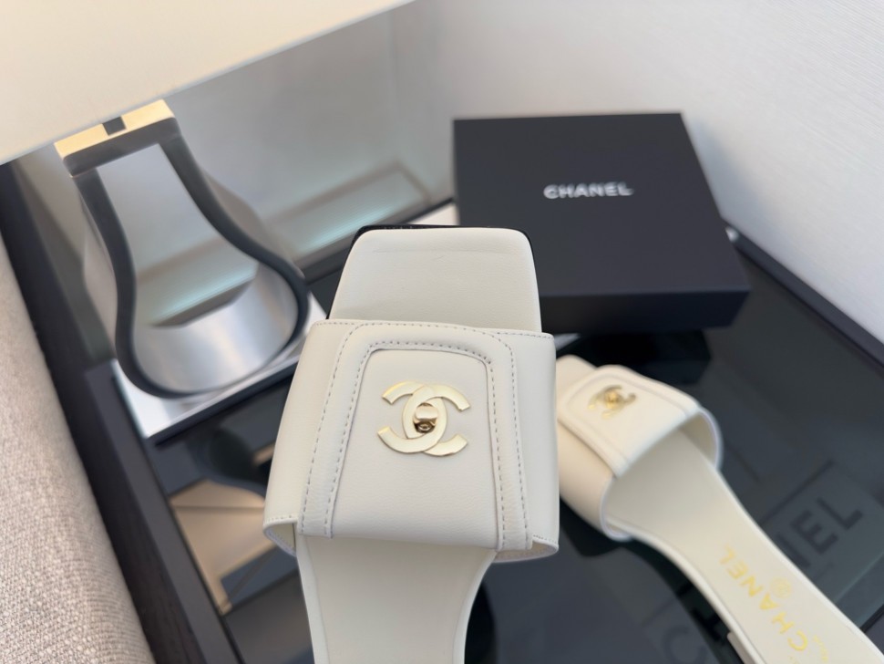 Шлепки Chanel   