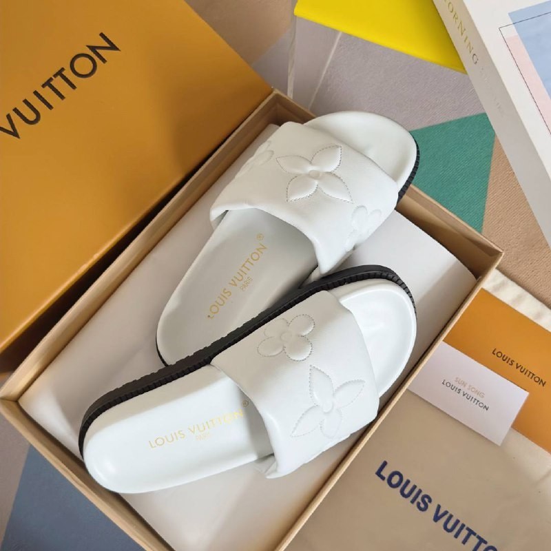 Шлепки Louis Vuitton