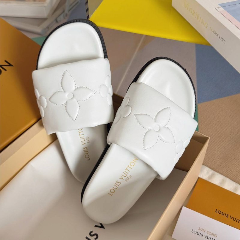 Шлепки Louis Vuitton