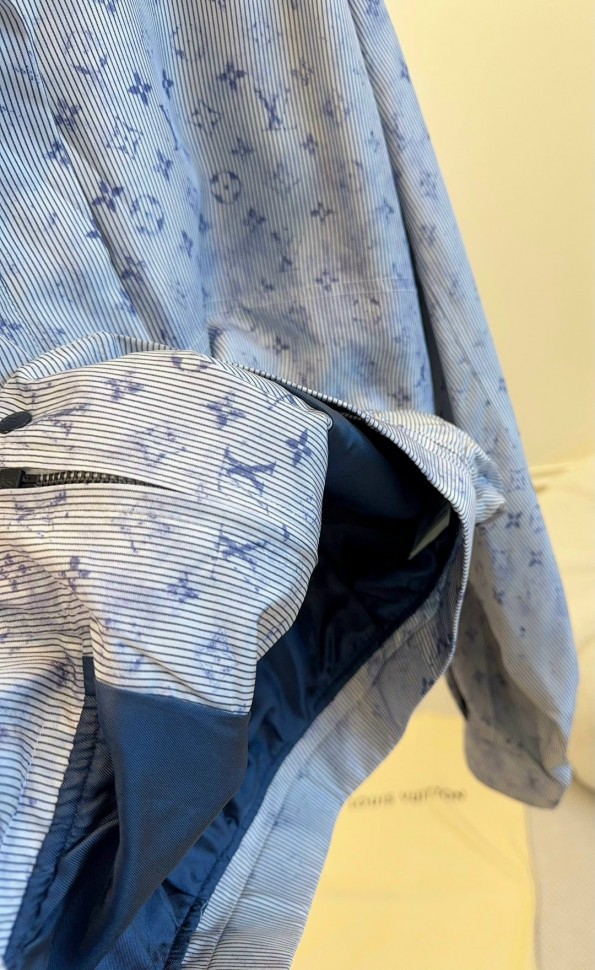 Бомбер Louis Vuitton   